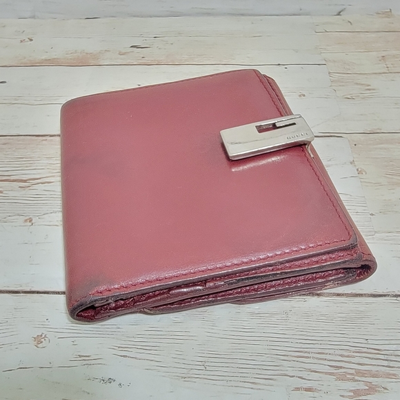 GUCCI vintage G Clip Bifold Wallet Wine Red Leather - Picture 13 of 15